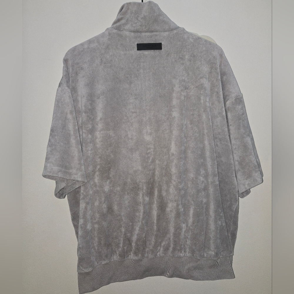 Fear of God Essentials Velour Half-Zip Short Sleeve Pullover Concrete Gray Large - Picture 5 of 7